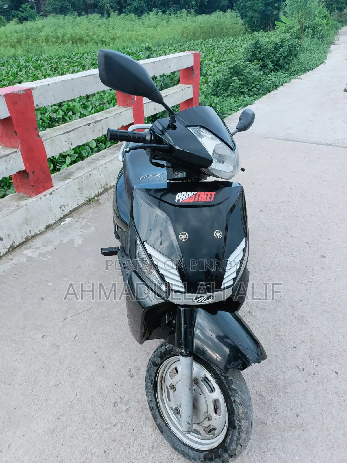 মাহিন্দ্রা গাস্টো ২০১৮ ব্ল্যাক