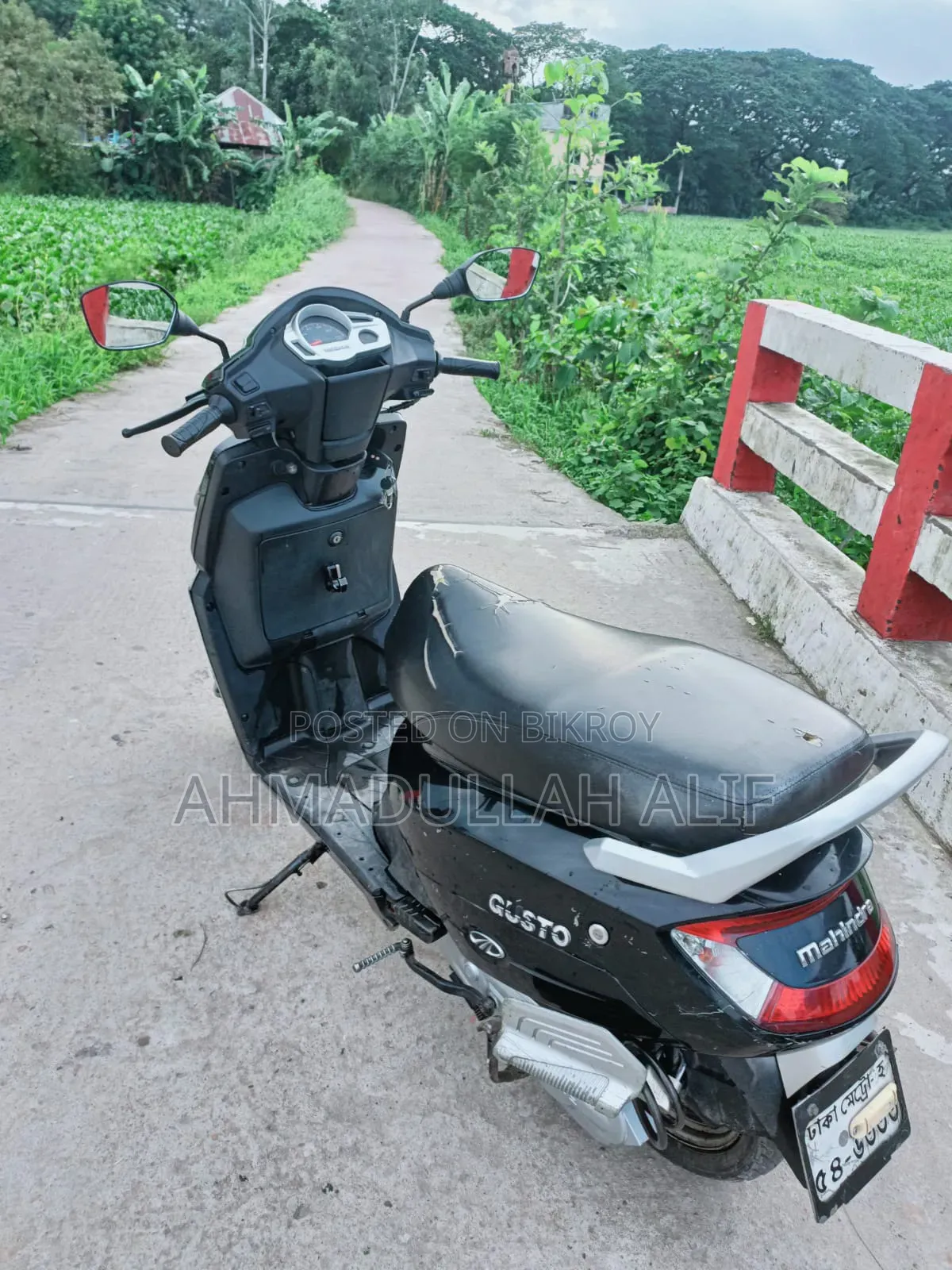 মাহিন্দ্রা গাস্টো ২০১৮ ব্ল্যাক