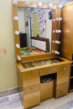 Beautiful Dressing Table With Mirror and Lights