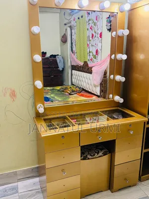 Beautiful Dressing Table With Mirror and Lights