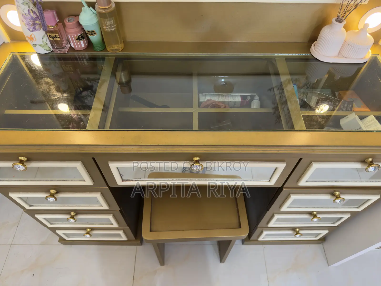 Elegant Gold Dressing Table / Vanity With LED Mirror