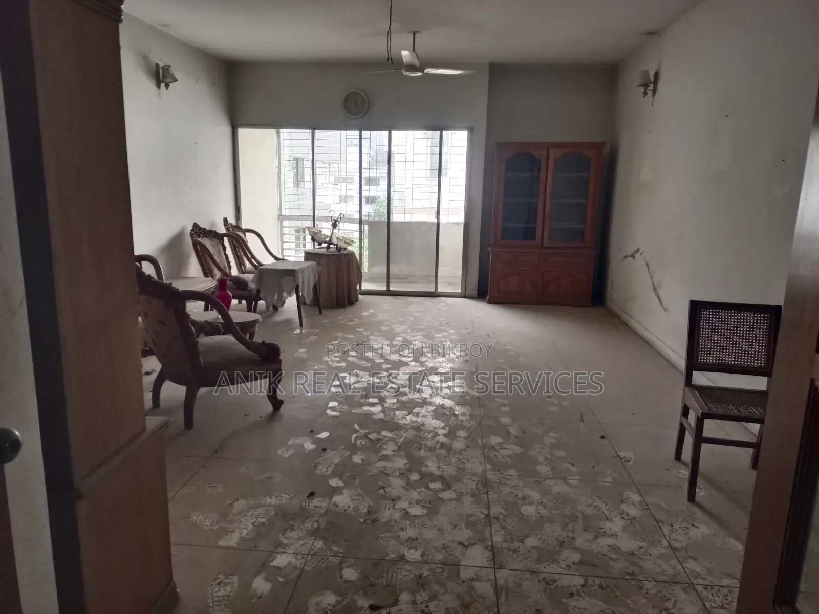 গুলশান অনিক রিয়েল এস্টেটে ৩ বেডরুমের অ্যাপার্টমেন্ট বিক্রয়ের জন্য