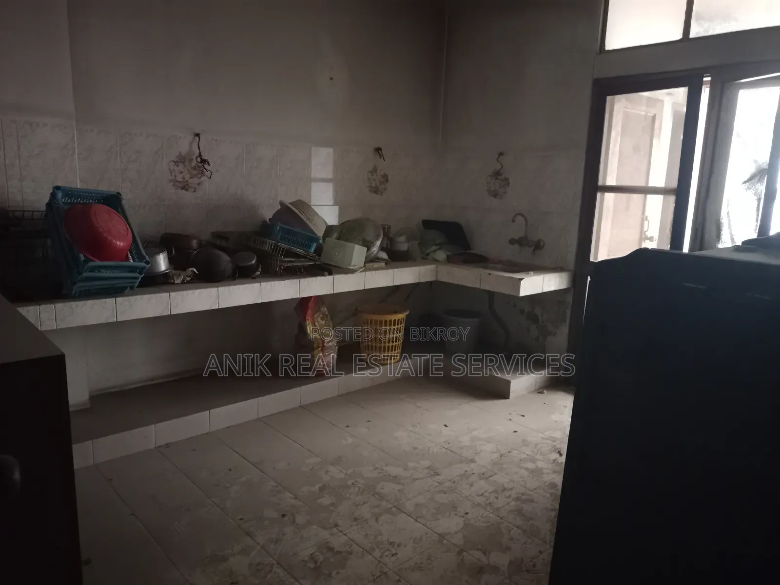 গুলশান অনিক রিয়েল এস্টেটে ৩ বেডরুমের অ্যাপার্টমেন্ট বিক্রয়ের জন্য