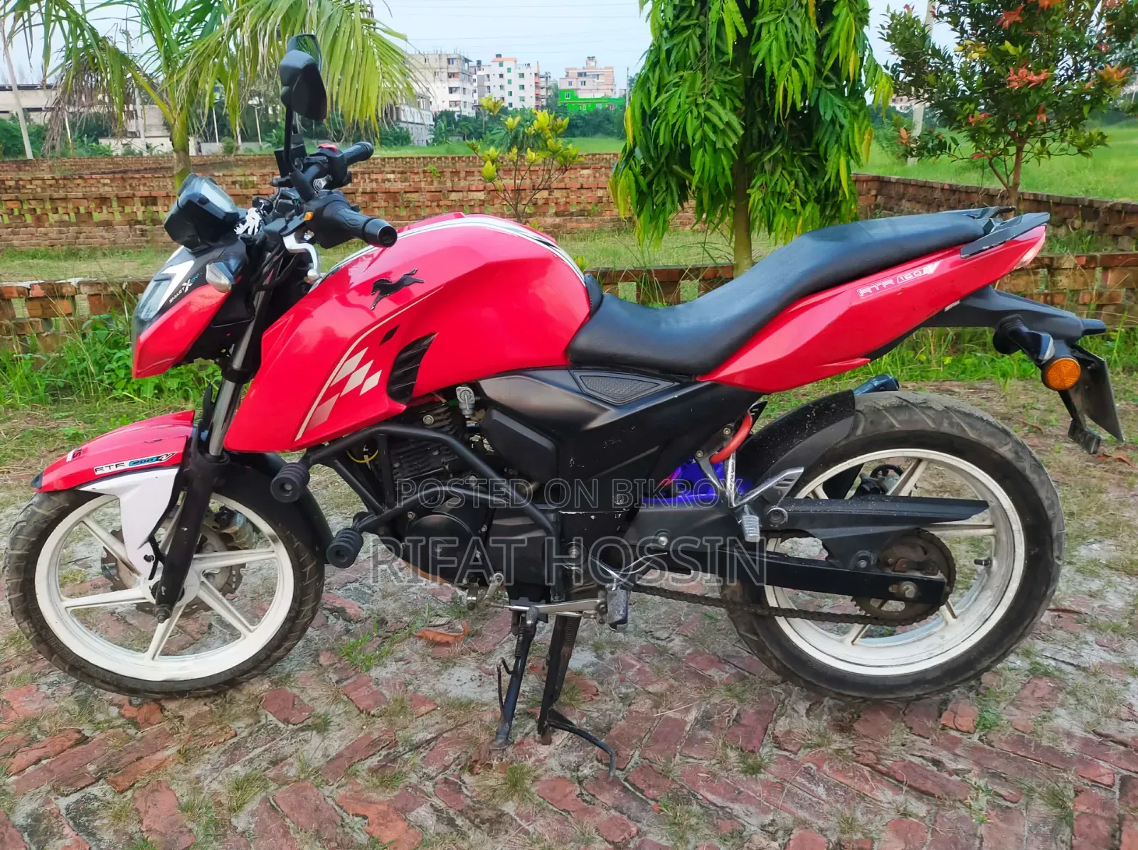 TVS Apache 160 4V 2022 Red