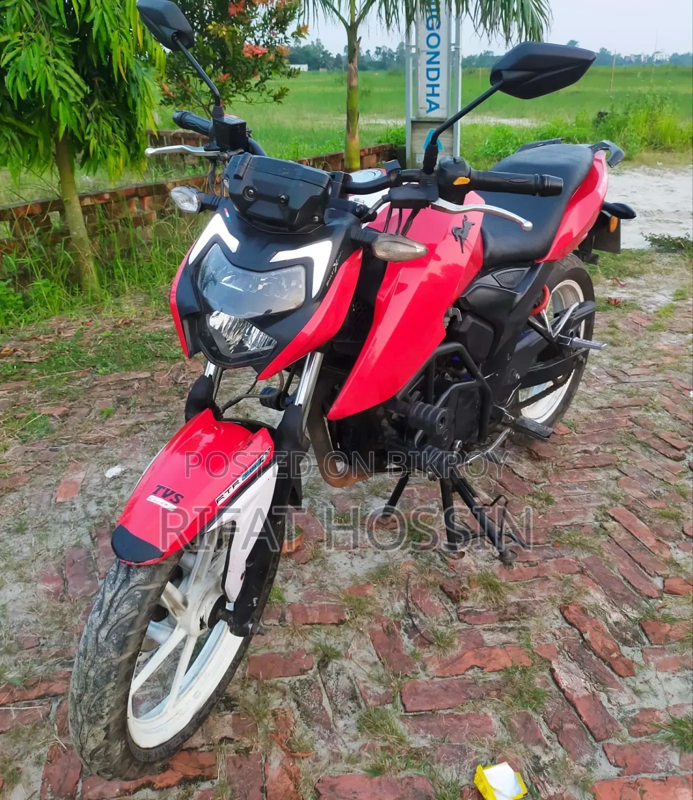 TVS Apache 160 4V 2022 Red