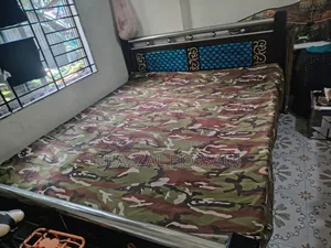 স্টিলের খাট