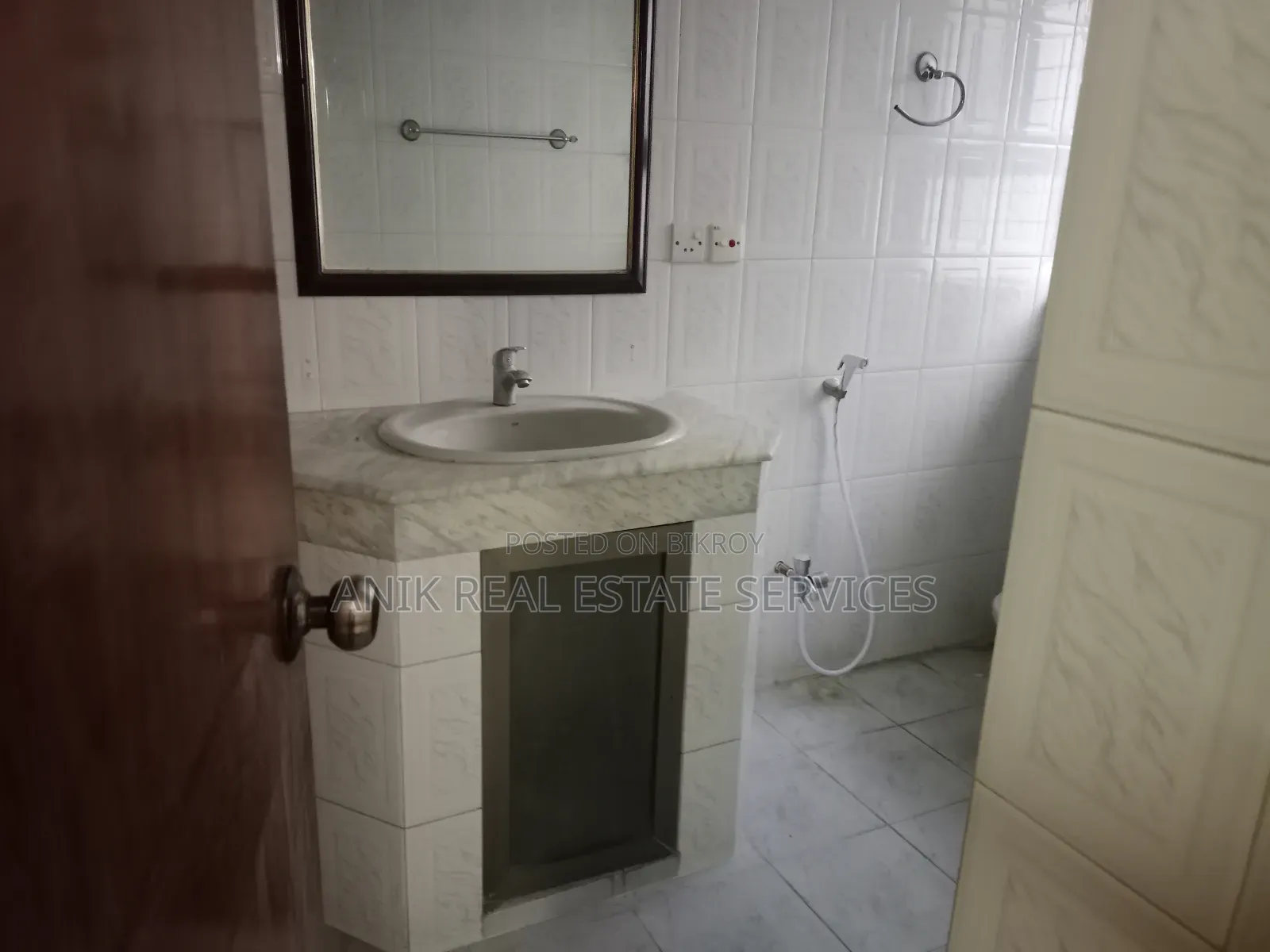 Furnished 3 Bedroom Apartment in Anik Real Estate, Gulshan for Rent