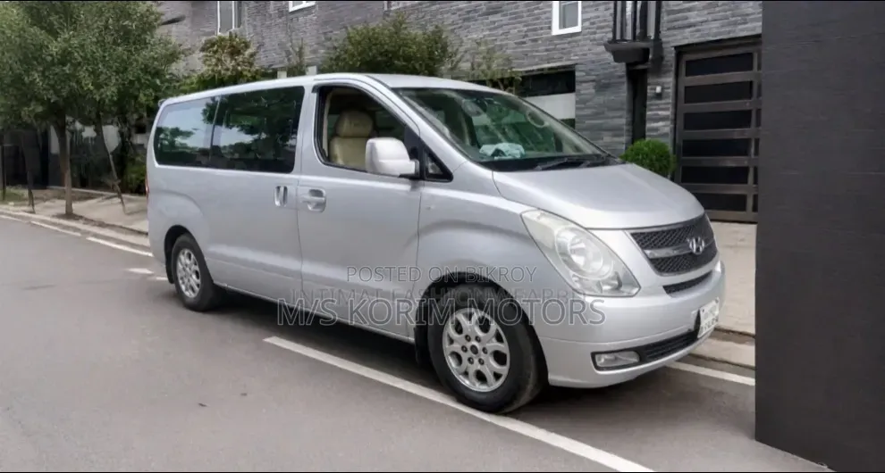Hyundai H1 2012 Silver