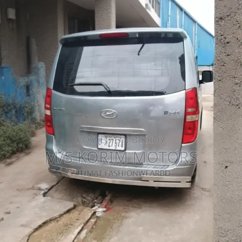 Hyundai H1 2012 Silver