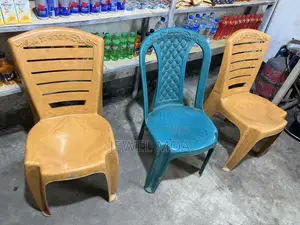 প্লাস্টিক চেয়ার