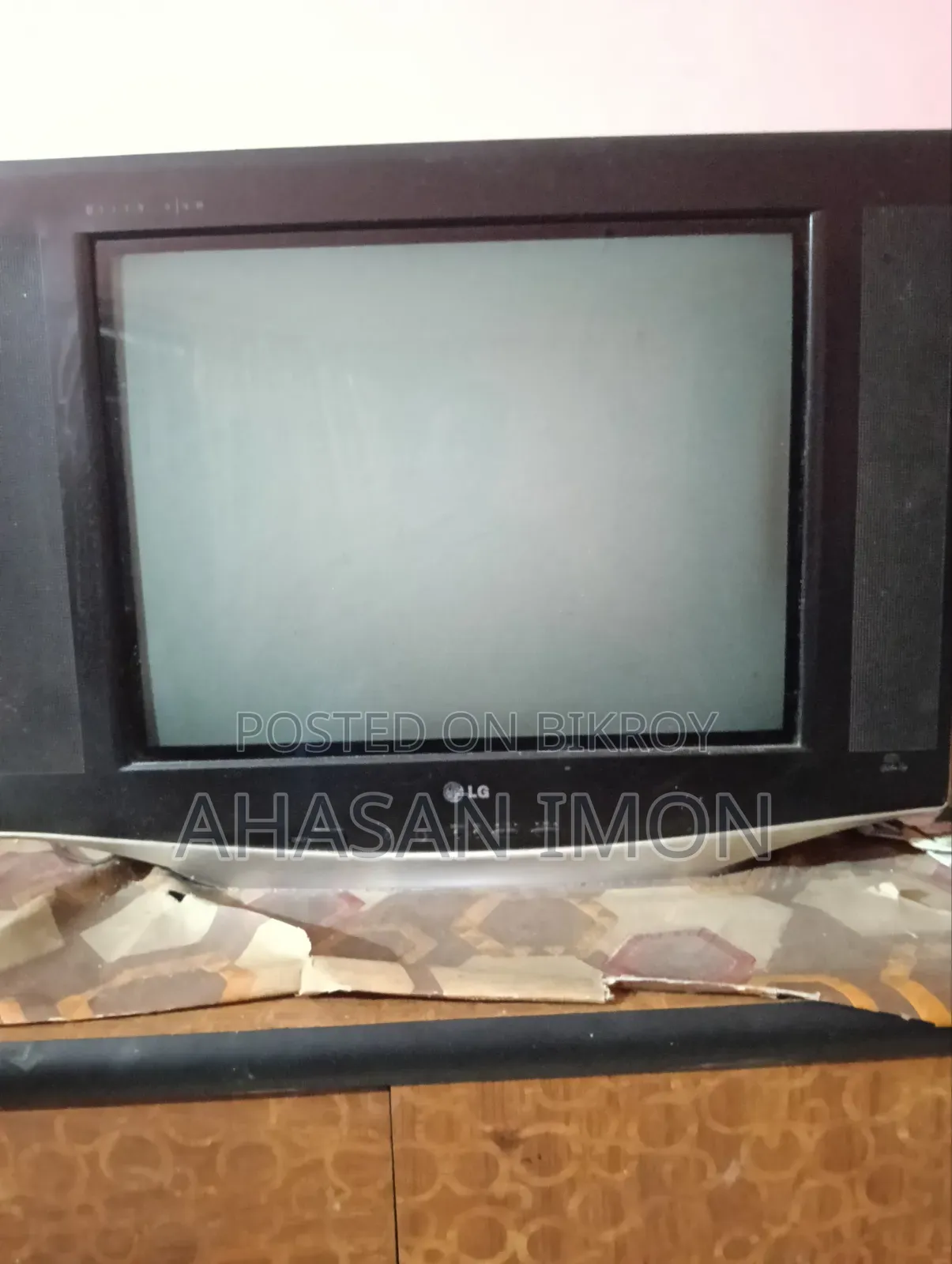 TV will be sold model LG Colour 21"