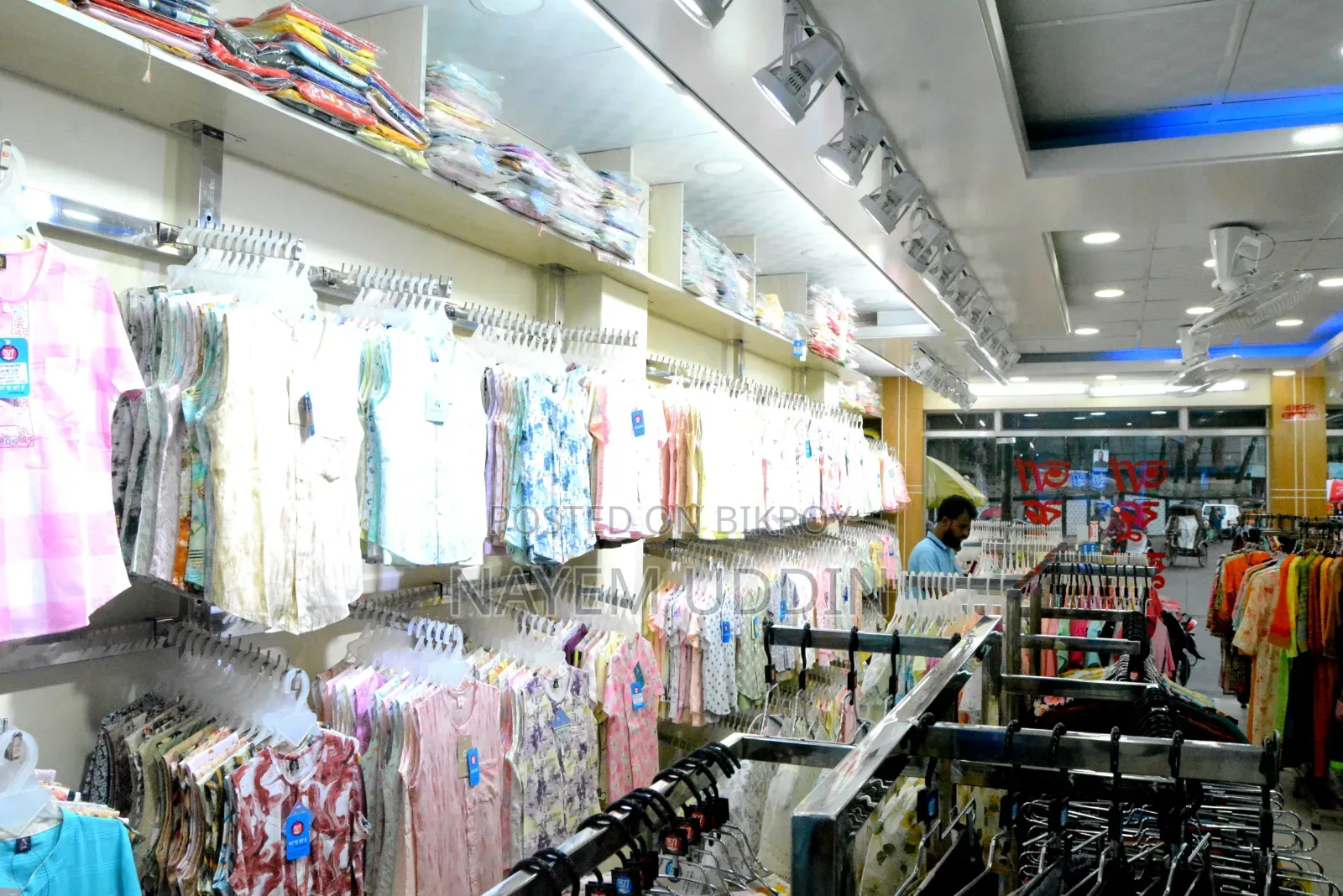 Showroom for Rent