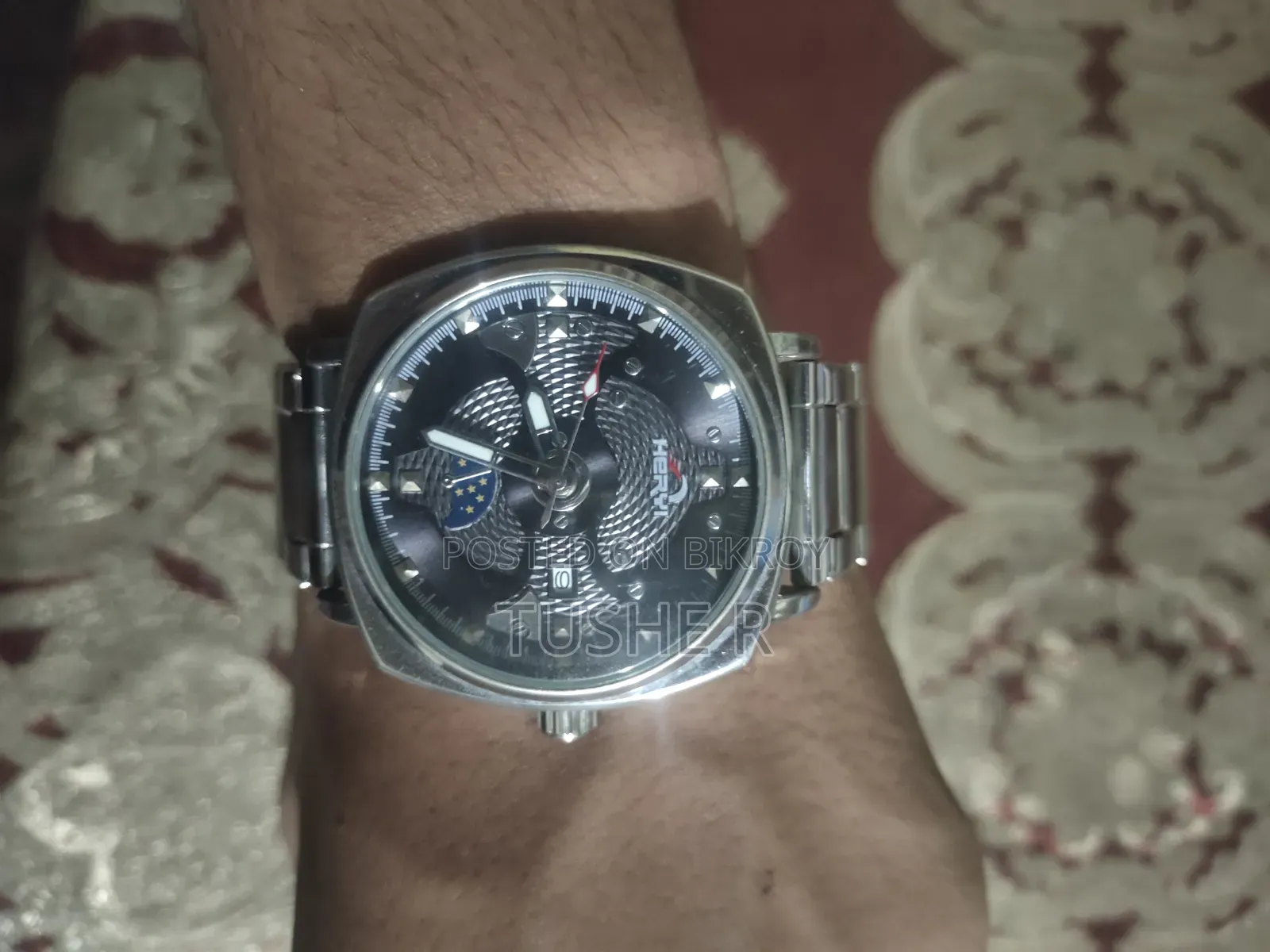 HERYI 4537 Men's Wrist Watch