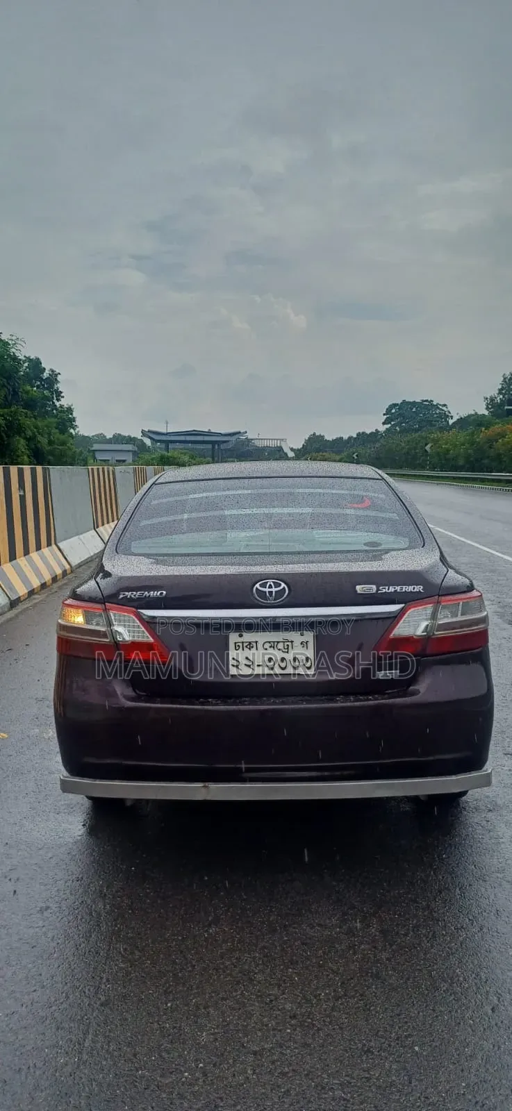 টয়োটা প্রমিও ২০১২ মেরুন