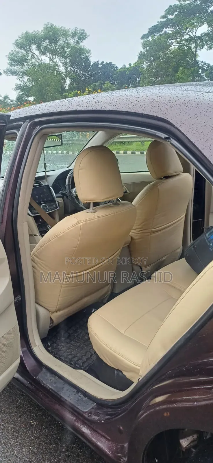 টয়োটা প্রমিও ২০১২ মেরুন