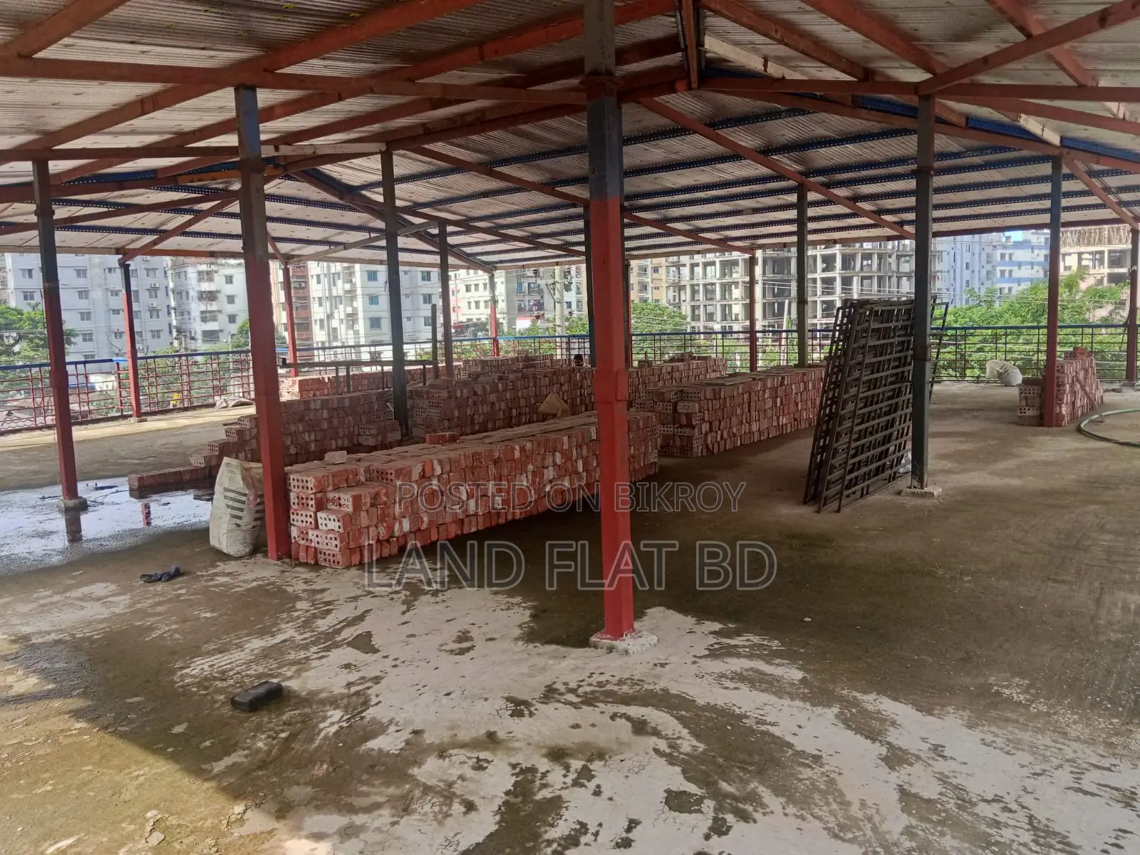 সুপার শপ/রেস্টুরেন্ট ৩৩০ পারফেক্ট স্কয়ার ফিট দ্বিতীয় তলায় ভাড়া হবে।