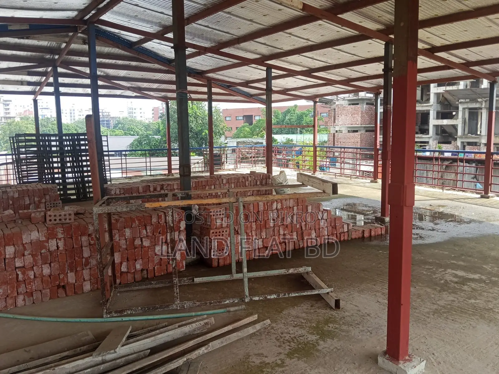 সুপার শপ/রেস্টুরেন্ট ৩৩০ পারফেক্ট স্কয়ার ফিট দ্বিতীয় তলায় ভাড়া হবে।