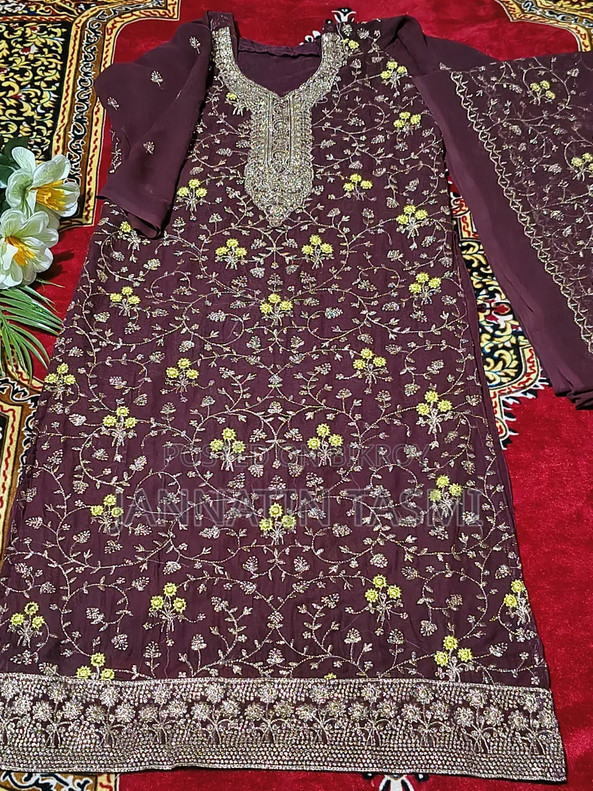 Meron 2 Piece Back Plain Body 3 Quarter Sleeve Big Orna With Embroidery