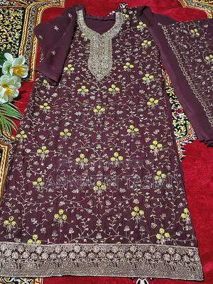 Meron 2 Piece Back Plain Body 3 Quarter Sleeve Big Orna With Embroidery