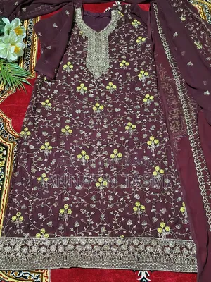 Meron 2 Piece Back Plain Body 3 Quarter Sleeve Big Orna With Embroidery
