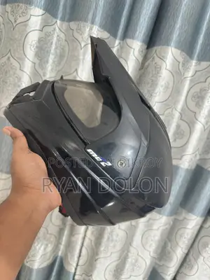 গ্লাইডার্স হেলমেট