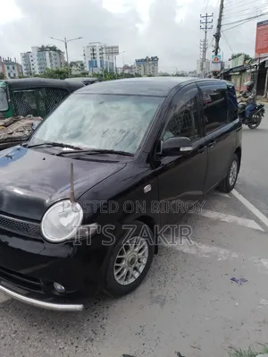টয়োটা সিয়েন্তা ২০০৪ কালো