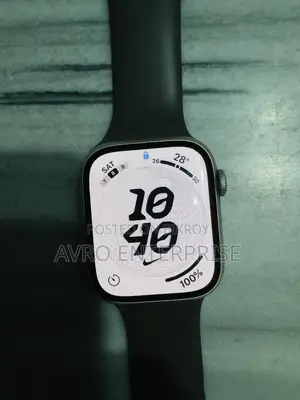 Apple Watch Series 7 68% Health