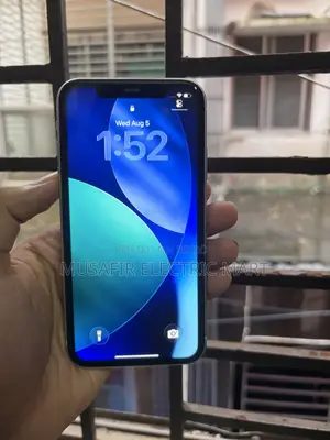 অ্যাপল আইফোন ১১ ১২৮ জিবি সাদা