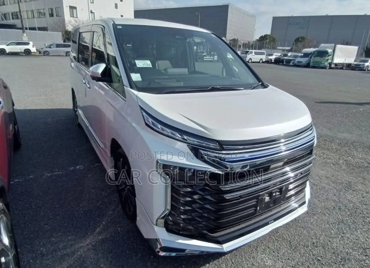 Toyota Voxy Hybrid S-Z 2-Wheel Drive 7-Seater 2023 Pearl