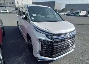 Toyota Voxy Hybrid S-Z 2-Wheel Drive 7-Seater 2023 Pearl
