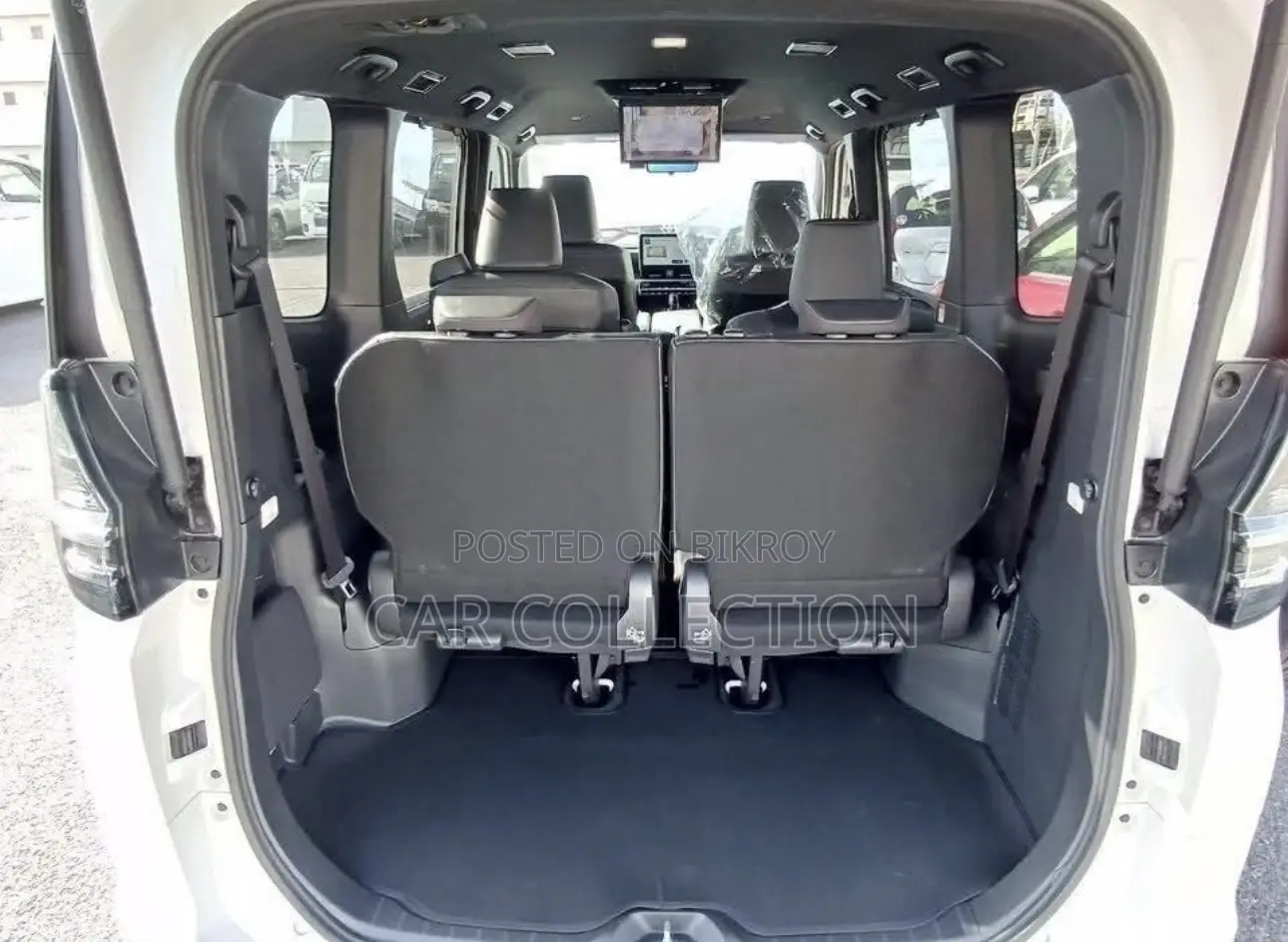 Toyota Voxy Hybrid S-Z 2-Wheel Drive 7-Seater 2023 Pearl