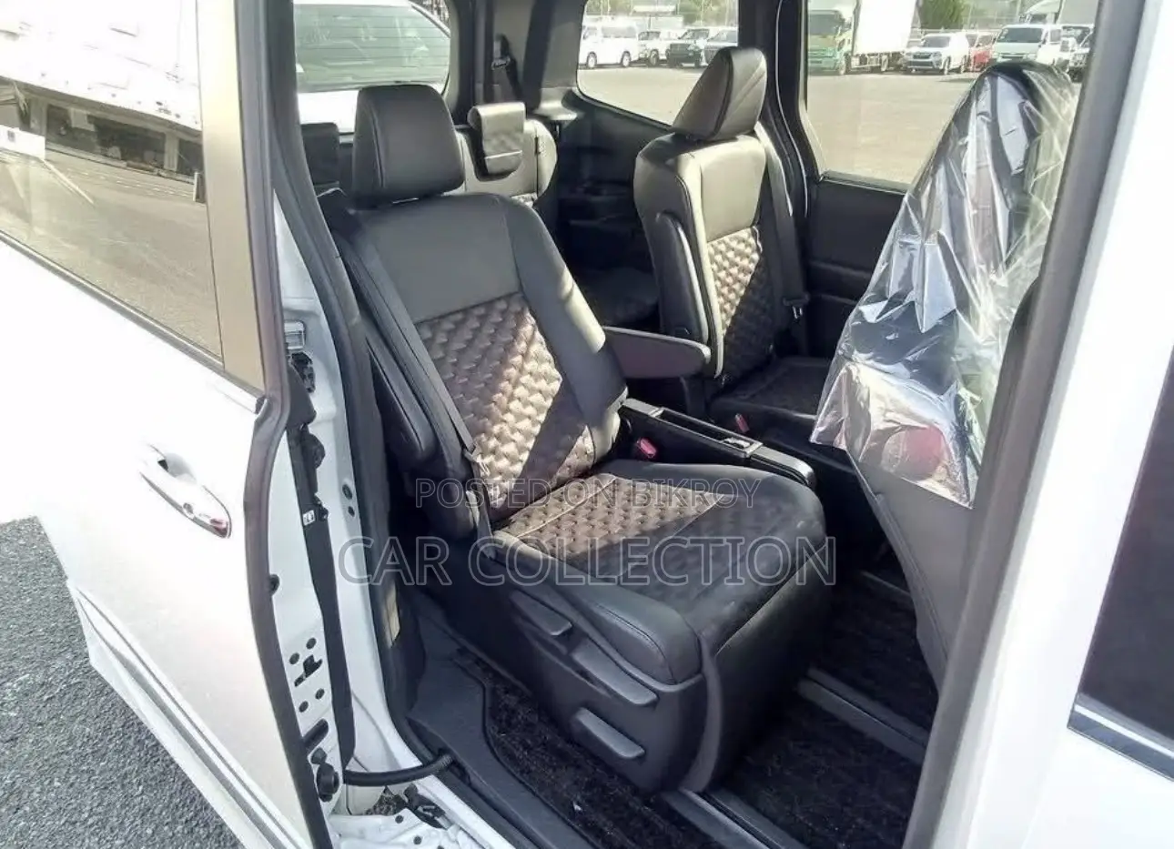 Toyota Voxy Hybrid S-Z 2-Wheel Drive 7-Seater 2023 Pearl