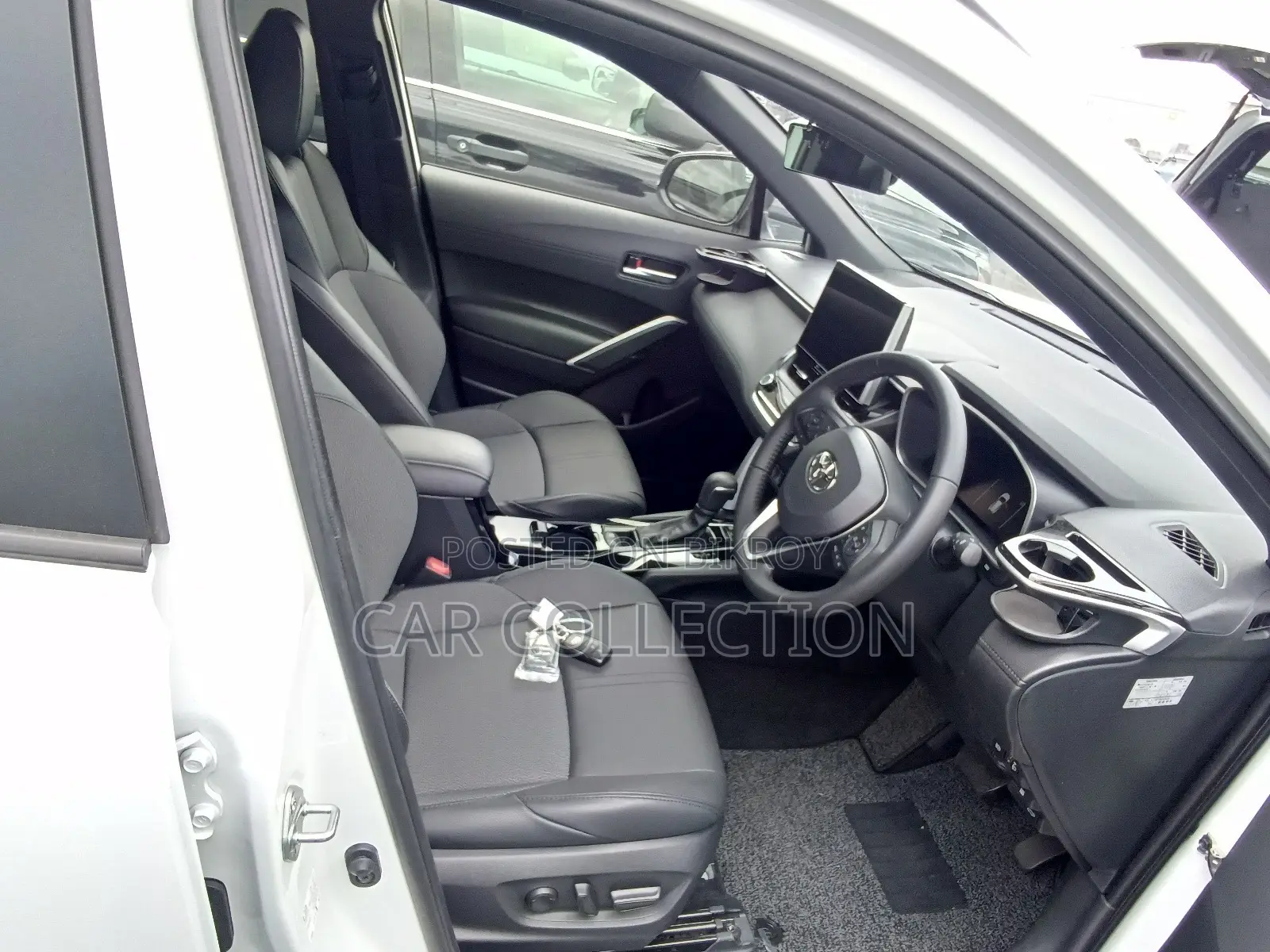 Toyota Corolla Cross LE 2WD 2024 Pearl