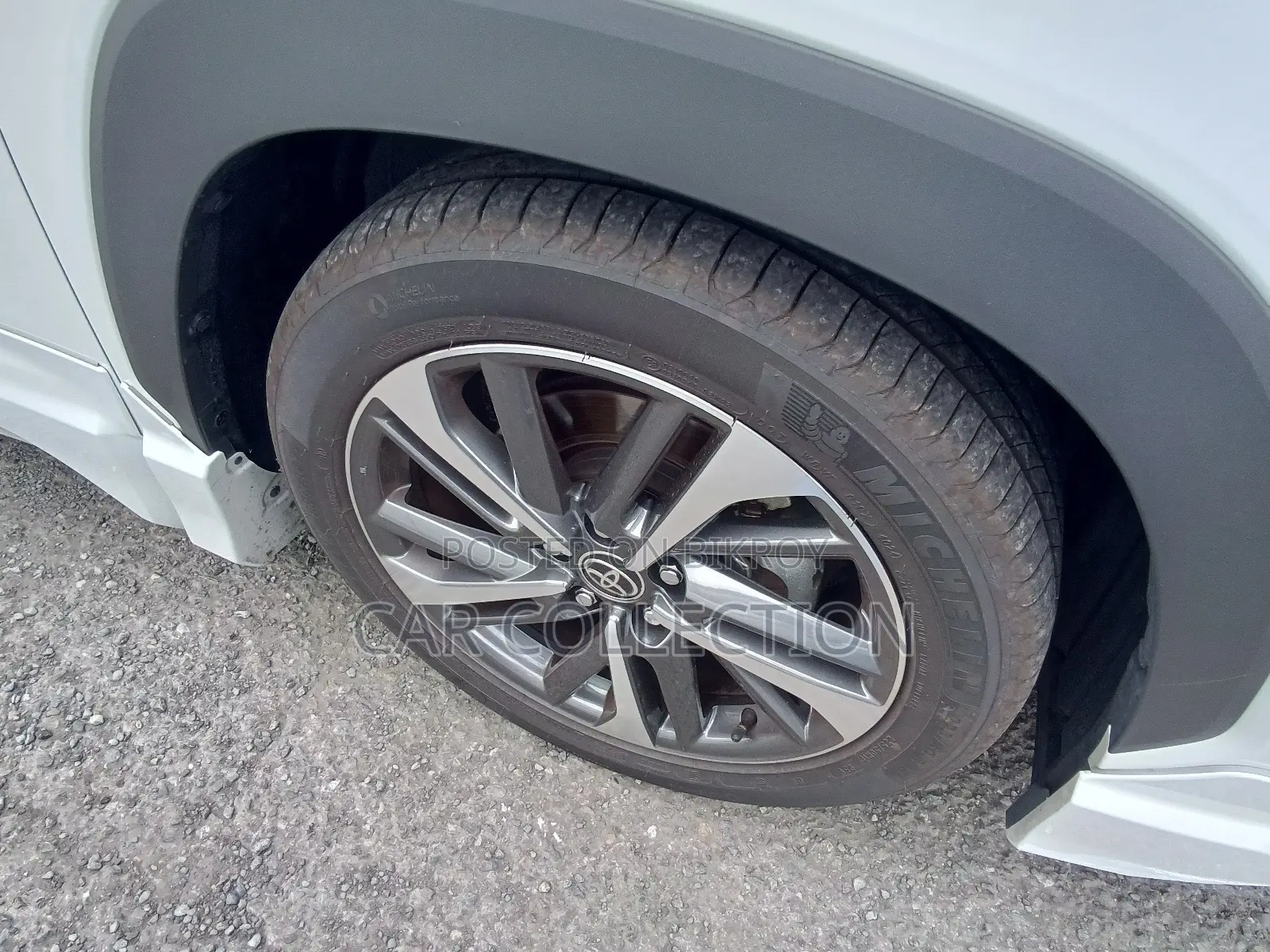 Toyota Corolla Cross LE 2WD 2024 Pearl