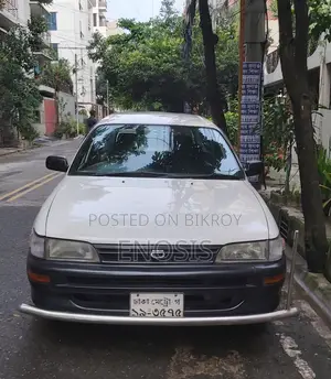 Toyota Corolla 2002 White