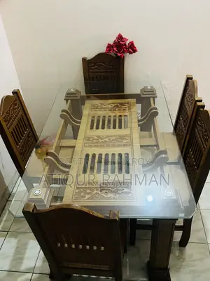 ৬ চেয়ার ডাইনিং টেবিল