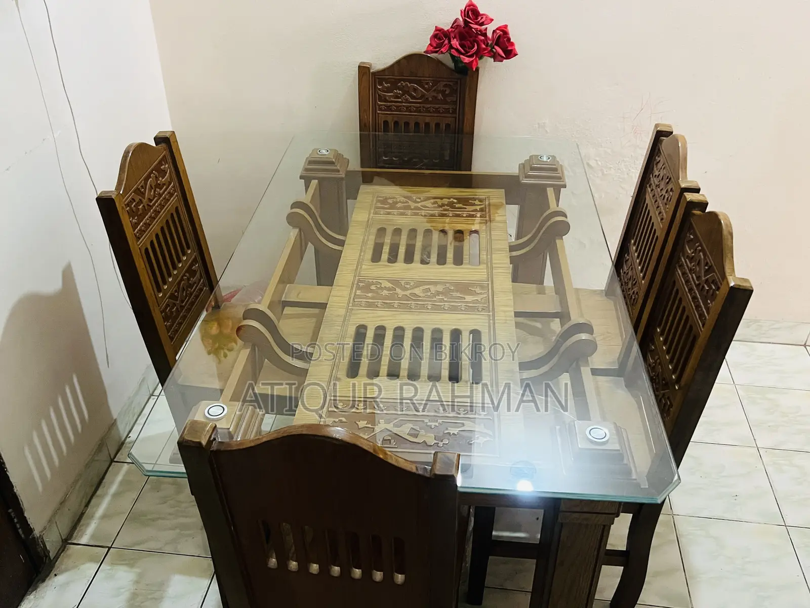 ৬ চেয়ার ডাইনিং টেবিল
