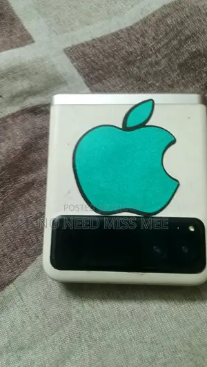 Motorola Razr 40s 256 GB White