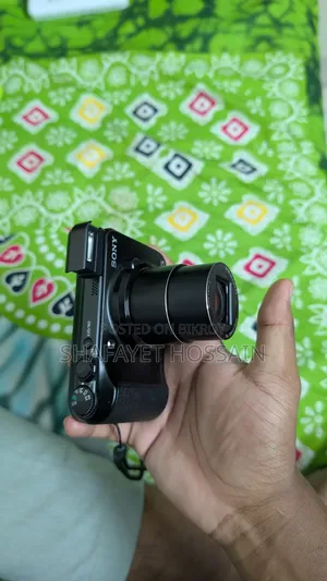 Sony Cyber-Shot DSC-H90 Digital Camera