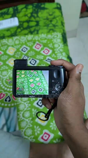 Sony Cyber-Shot DSC-H90 Digital Camera