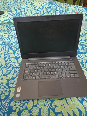 Laptop Lenovo V330 4GB Intel Core I3 HDD 1T