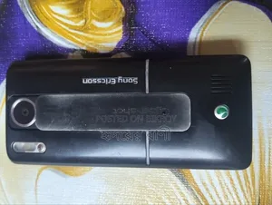 সনি এরিকসন কালো