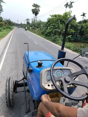 Sonalika Tractor 45 RX Supreme.