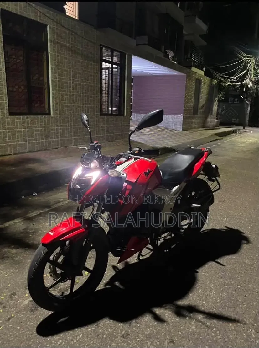 TVS Apache 160 4V 2022 Red