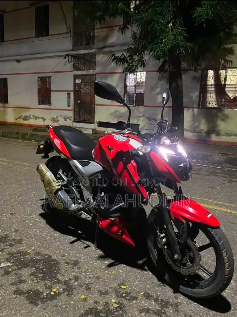 TVS Apache 160 4V 2022 Red
