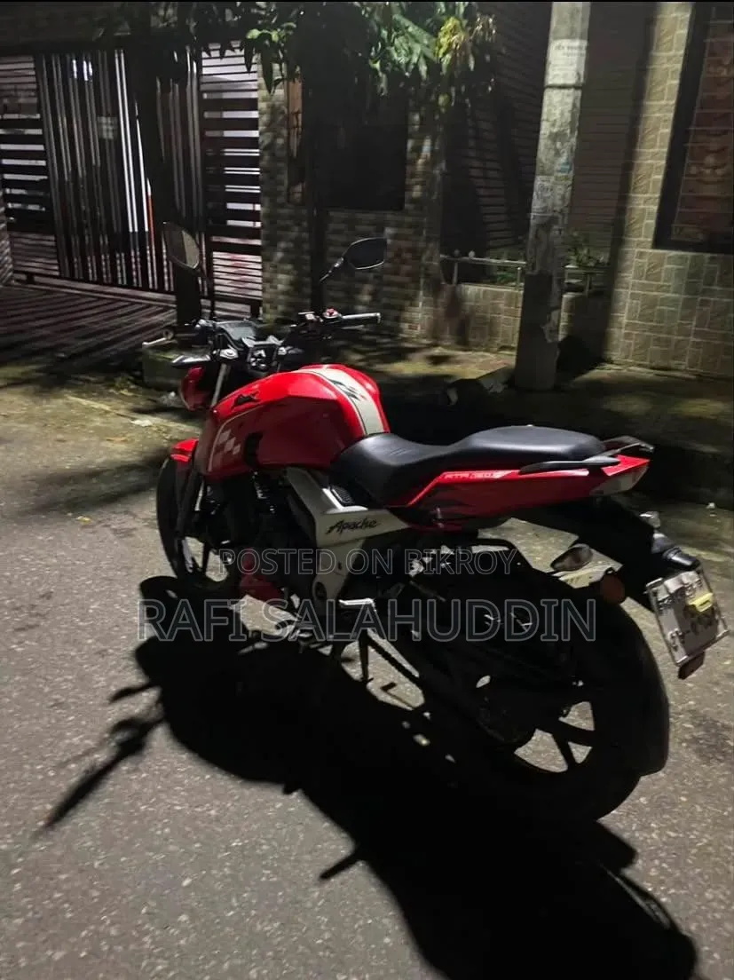 TVS Apache 160 4V 2022 Red