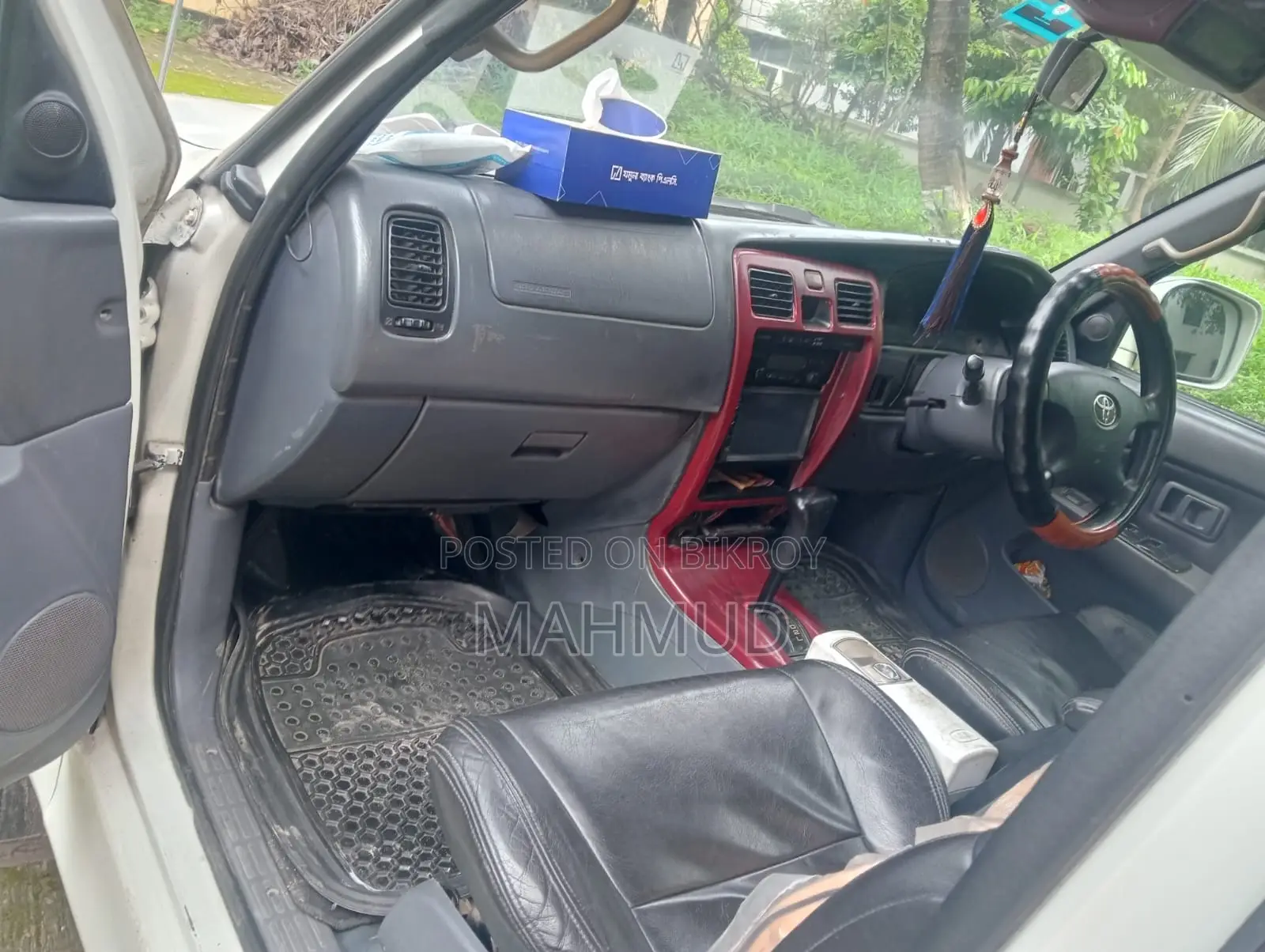 টয়োটা হিলাক্স ১৯৯৯ হোয়াইট