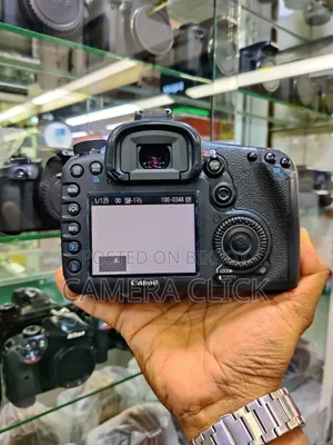 Canon EOS 7D Used but 99% Fresh Condition