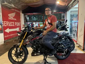 নতুন হোন্ডা হর্নেট ২.০ ২০২৬ লাল