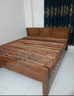 Korai Wood 6'/7' Bed Almost New